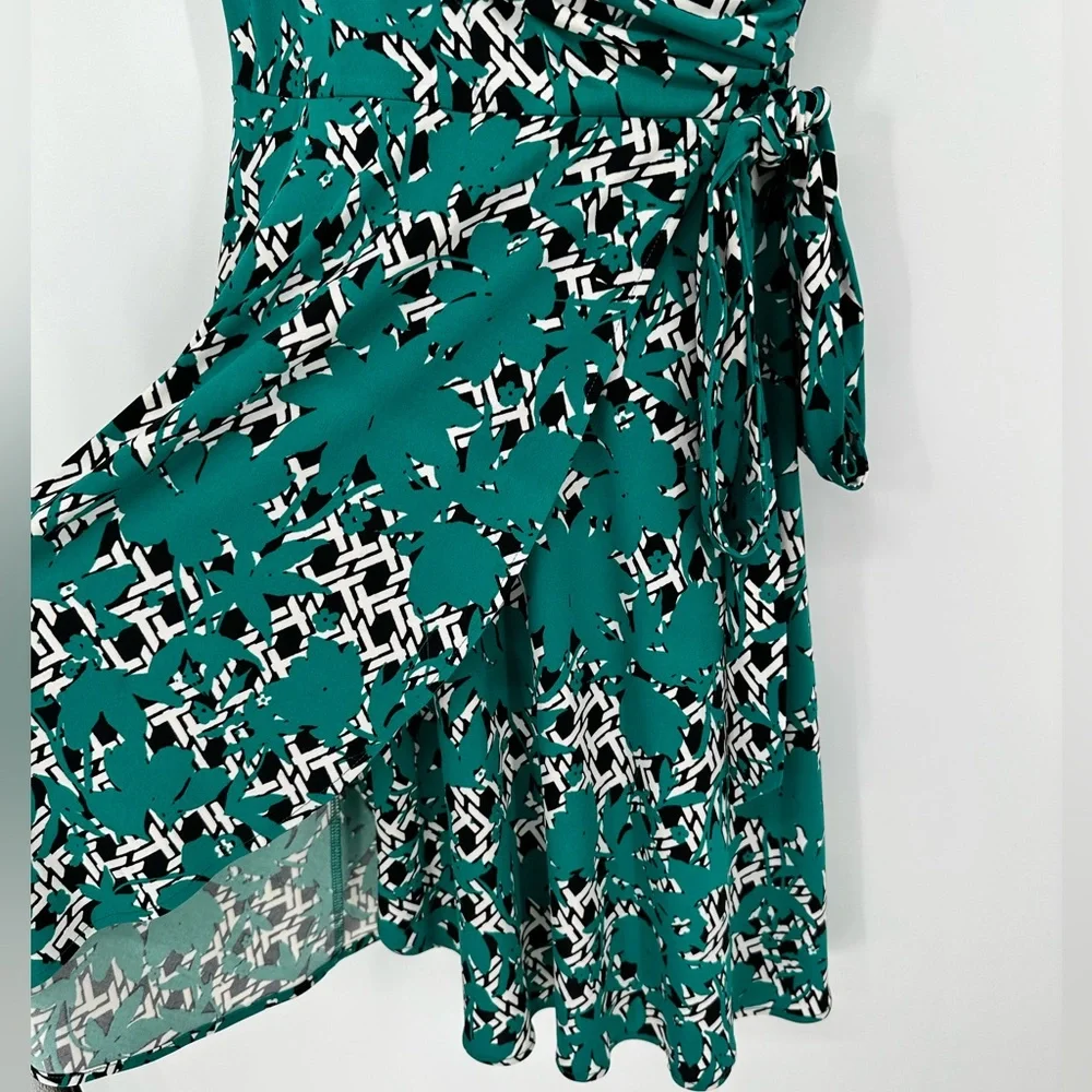 Leota Green Floral Geometric Print Faux Wrap Dress size Petite Small Cap Sleeve - Picture 7 of 10
